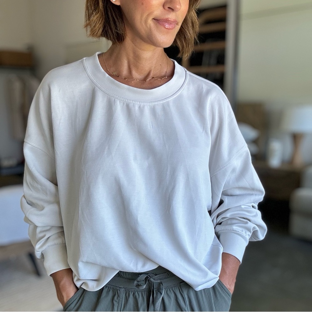 LULULEMON Softstreme Perfectly Oversized Cropped Crew - Bone